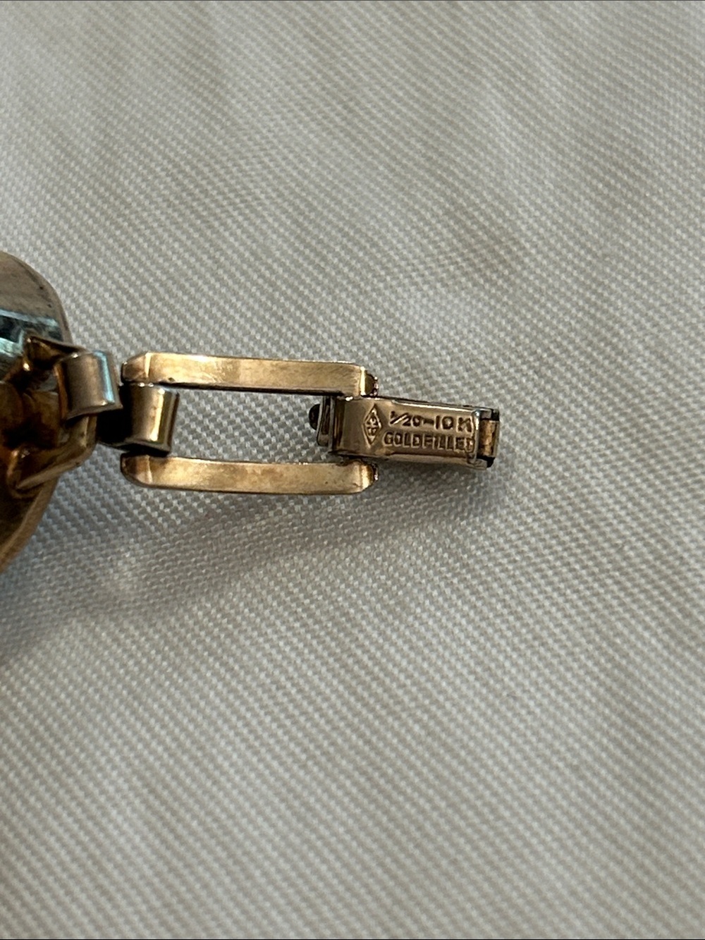 Gold Bracelet with Blue Oval Stones - Picture 2 of 6